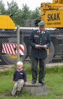 Major S.P. Sørensen of the Tønder Barracks makes over the Sherman tank to the museum.